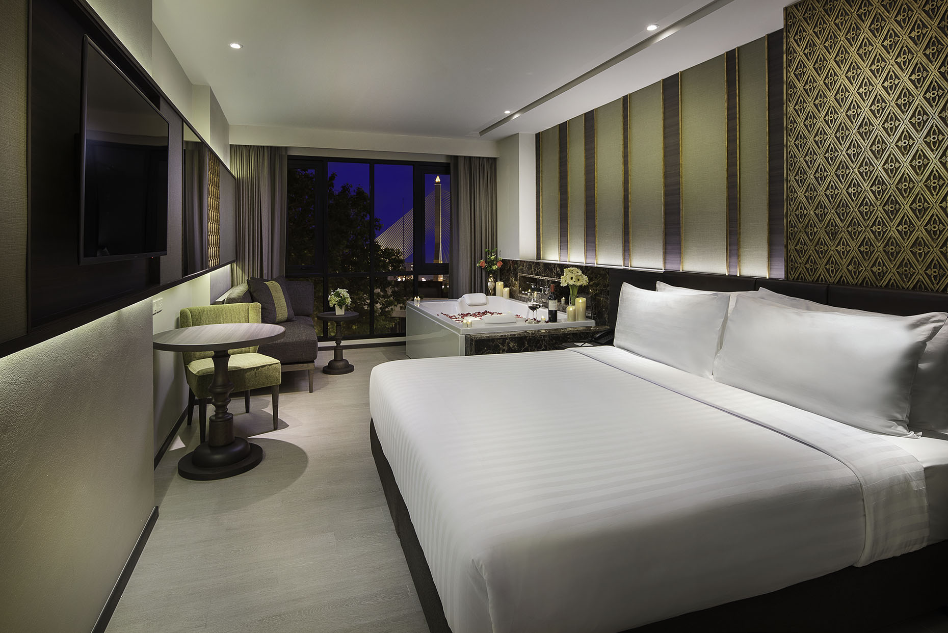 Premier double room with a private jetted bathtub